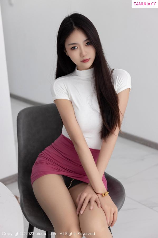 可乐Vicky  [XiuRen]高清写真图 2023.02.09 No.6239 可乐Vicky 短裙美腿第32张图片